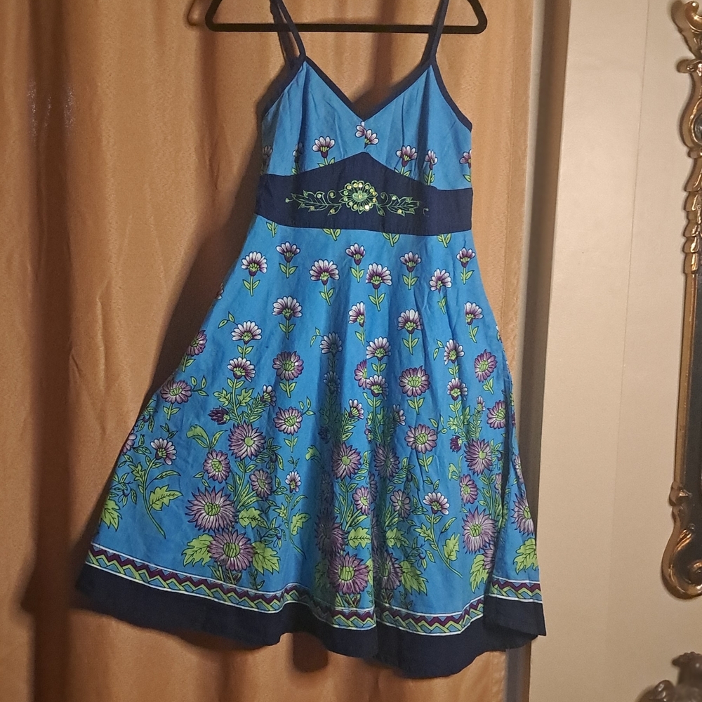 Chic Floral Embroidered Midi Dress in Blue
